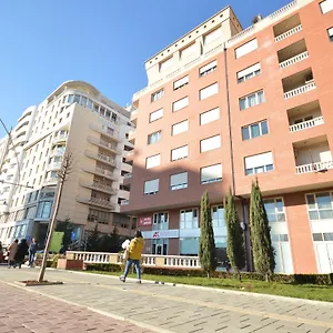 Oresti Center Otel